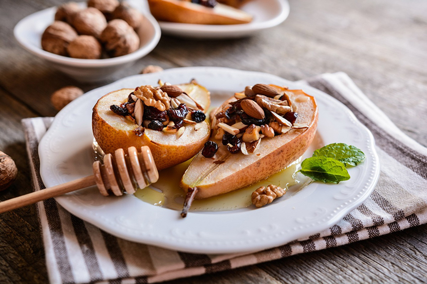 Baked pears with honey, walnuts, almond cranberries and cinnamon.JPG